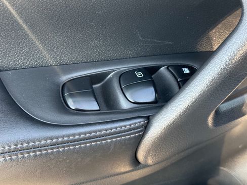 Used 2020 Nissan Rogue SV AWD/4WD image 22