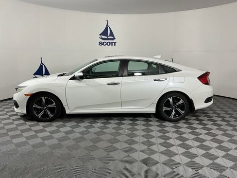 Used 2017 Honda Civic Touring image 4