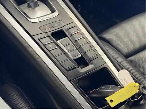 Used 2014 Porsche 911 Carrera image 16