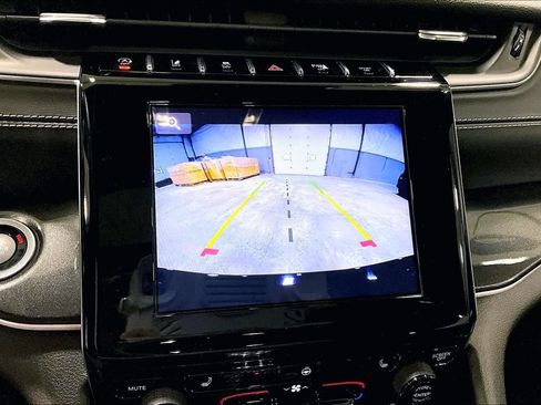 Used 2021 Jeep Grand Cherokee L Laredo AWD/4WD image 14