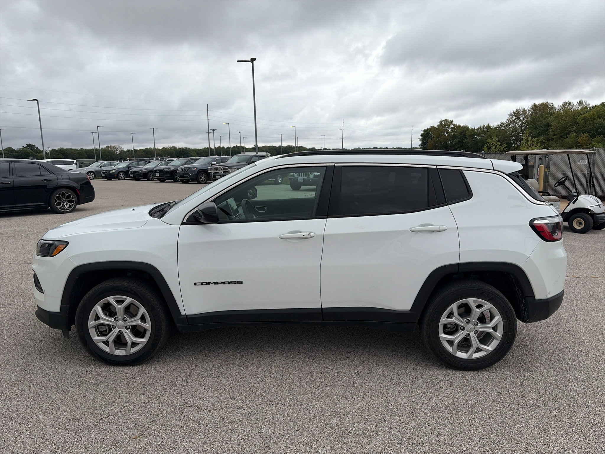 Used 2024 Jeep Compass Latitude AWD/4WD image 6