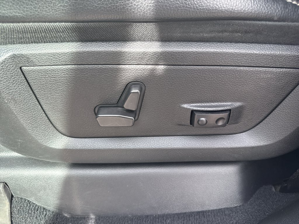 Used 2022 RAM 3500 Laramie AWD/4WD image 12