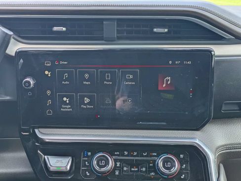 Used 2024 GMC Sierra 2500 Denali w/ Denali Reserve Package AWD/4WD image 19