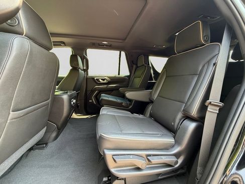 Used 2021 GMC Yukon SLT w/ SLT Premium Package AWD/4WD image 26