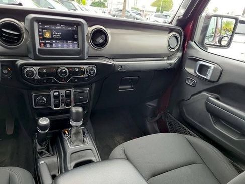 Used 2021 Jeep Gladiator Sport AWD/4WD image 15