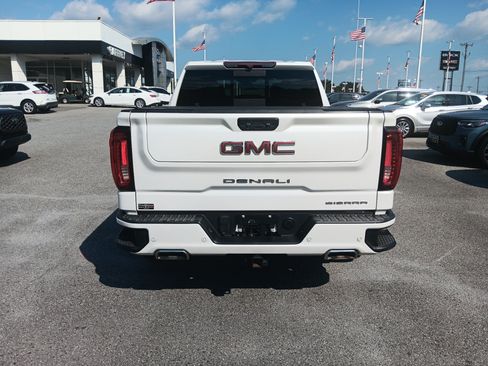 Used 2022 GMC Sierra 1500 Denali AWD/4WD image 5