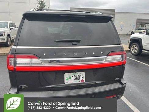 Used 2021 Lincoln Navigator Reserve image 4