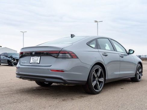 Used 2025 Honda Accord SE image 6