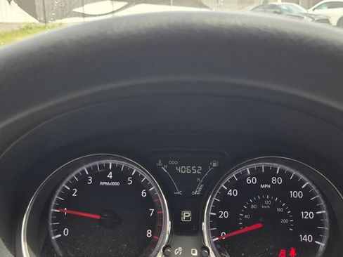 Used 2019 Nissan Versa SV FWD image 13