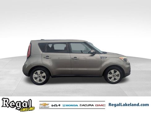 Used 2017 Kia Soul w/ Convenience Package image 3