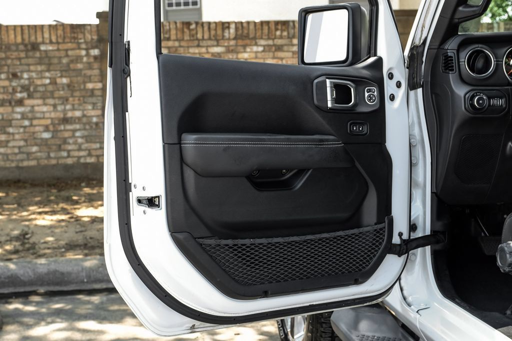 Used 2020 Jeep Wrangler Unlimited Sahara AWD/4WD image 49