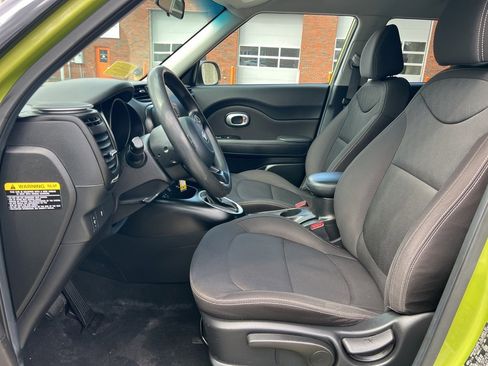 Used 2019 Kia Soul Base image 12