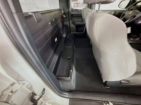 Used 2022 Toyota Tacoma SR AWD/4WD image 29