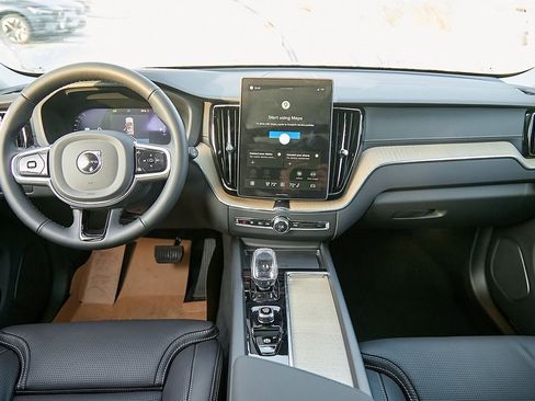 New 2026 Volvo XC60 B5 Ultra w/ Climate Package image 25