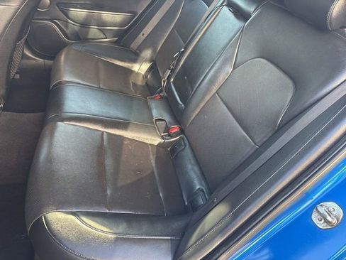 Used 2018 Kia Stinger GT1 image 12