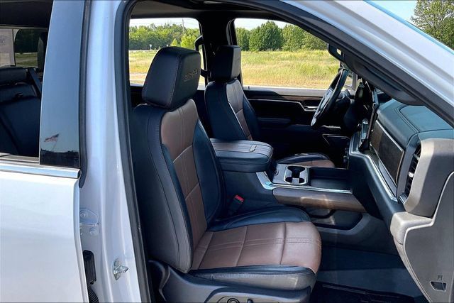Used 2024 Chevrolet Silverado 2500 High Country w/ High Country Premium Package AWD/4WD image 30