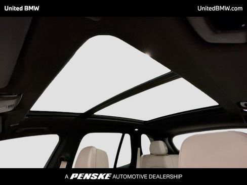 Used 2022 BMW X5 xDrive40i w/ M Sport Package image 12