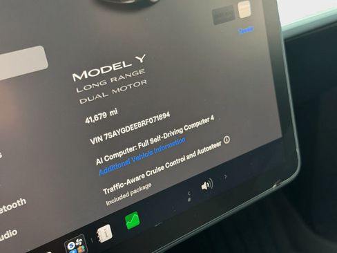 Used 2024 Tesla Model Y Long Range AWD/4WD image 28