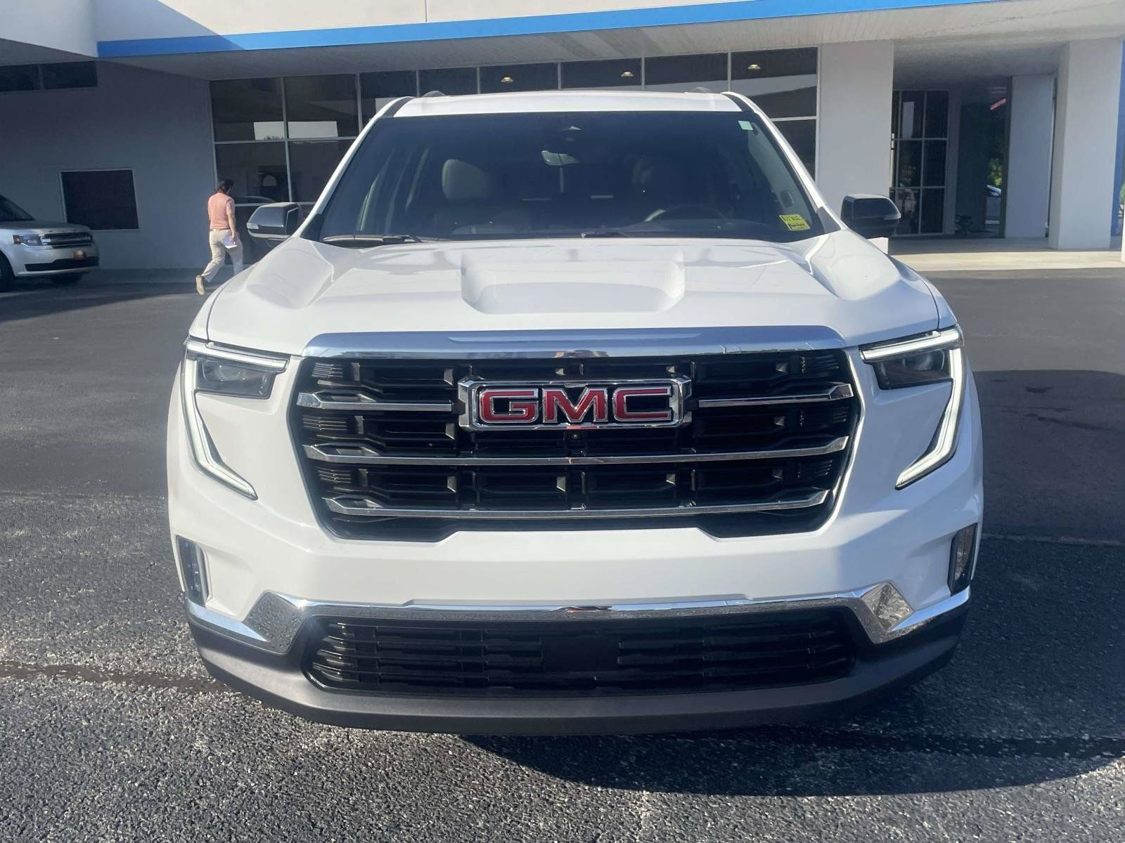 Certified 2026 GMC Acadia Elevation w/ Elevation Premium Package FWD image 11