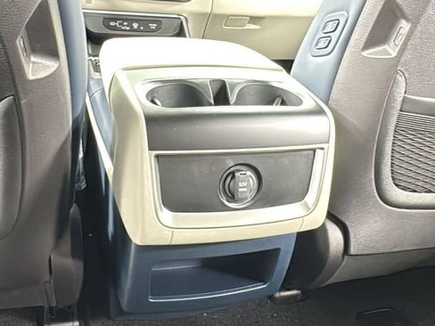 New 2026 Kia Carnival EX FWD image 36