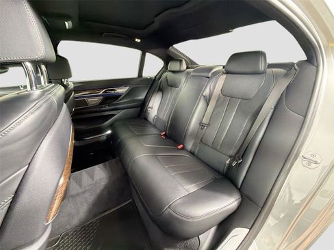 Used 2020 BMW 740i w/ M Sport Package RWD image 25