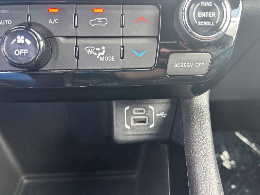 Used 2025 Jeep Compass Limited AWD/4WD image 40