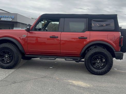 Used 2024 Ford Bronco Wildtrak image 4