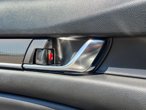 Used 2019 Honda Accord Sport image 42