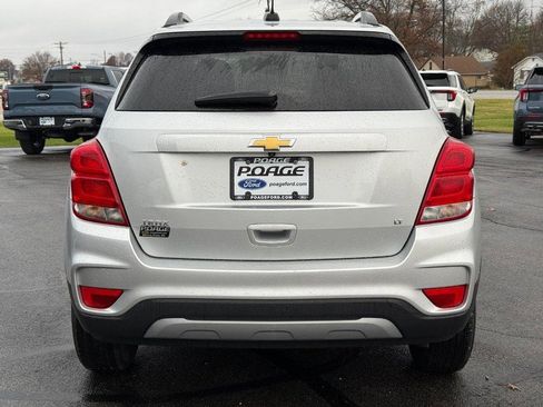 Used 2019 Chevrolet Trax LT w/ LT Convenience Package image 4