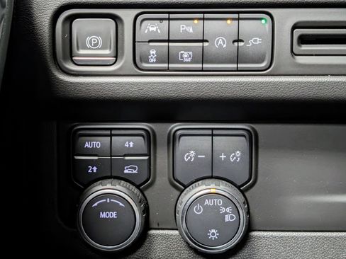 Used 2022 Chevrolet Suburban RST w/ Luxury Package AWD/4WD image 35