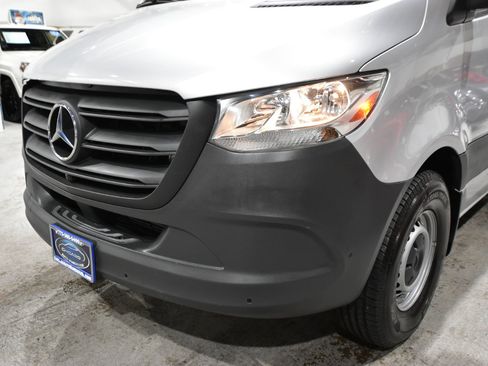 Used 2021 Mercedes-Benz Sprinter 2500 image 5