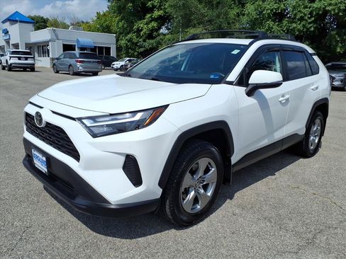 Used 2022 Toyota RAV4 XLE w/ Convenience Package AWD/4WD image 8