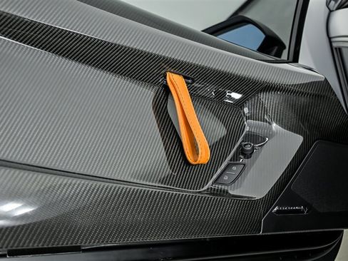 Used 2019 Lamborghini Aventador SVJ AWD/4WD image 19