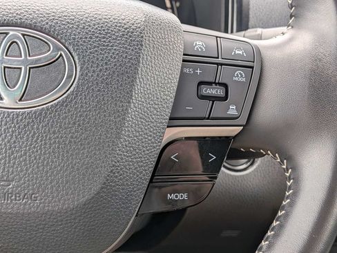 Used 2025 Toyota Camry SE FWD image 36