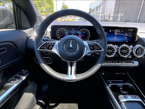 Used 2026 Mercedes-Benz GLA 250 4MATIC image 5