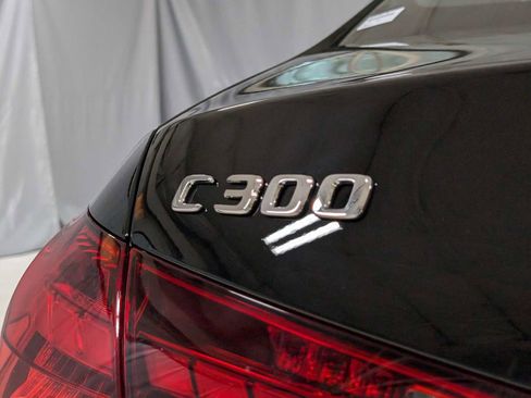 Used 2025 Mercedes-Benz C 300 4MATIC Sedan image 17