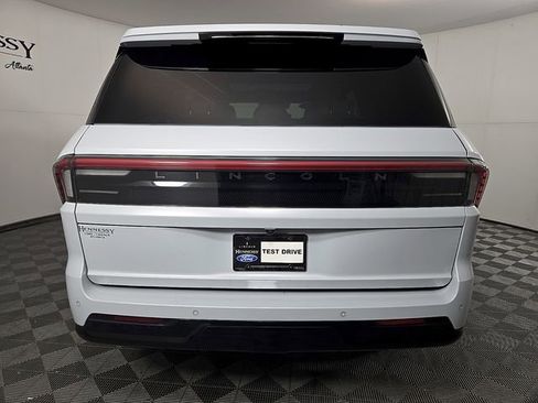 Certified 2025 Lincoln Navigator Black Label AWD/4WD image 6