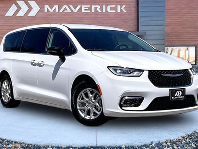 Used 2024 Chrysler Pacifica Touring-L