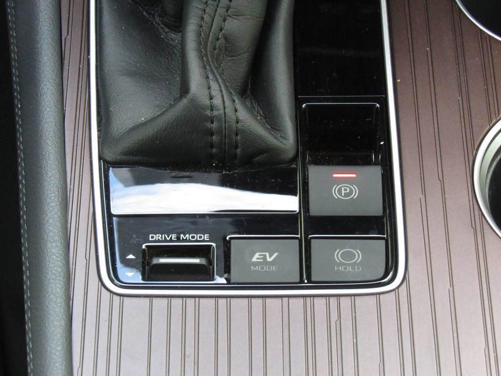 Certified 2023 Toyota Sienna XLE FWD image 31