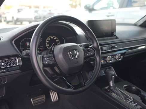 Used 2024 Honda Civic Sport image 2