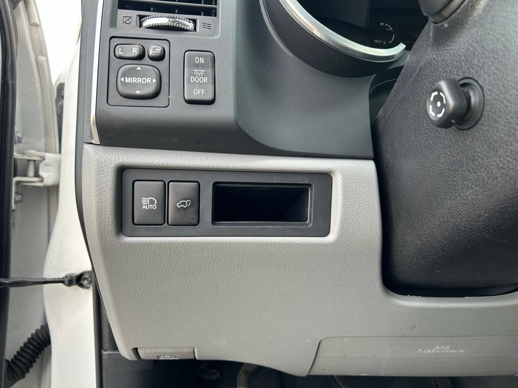 Used 2022 Toyota Sequoia Limited AWD/4WD image 19