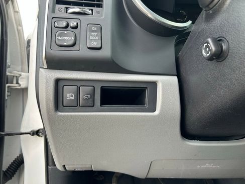 Used 2022 Toyota Sequoia Limited AWD/4WD image 19
