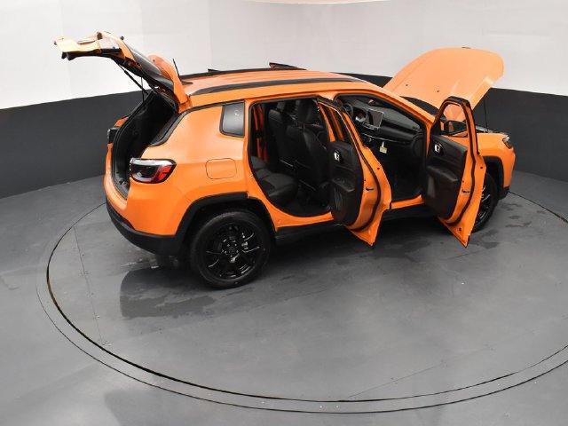 New 2026 Jeep Compass Latitude AWD/4WD image 30