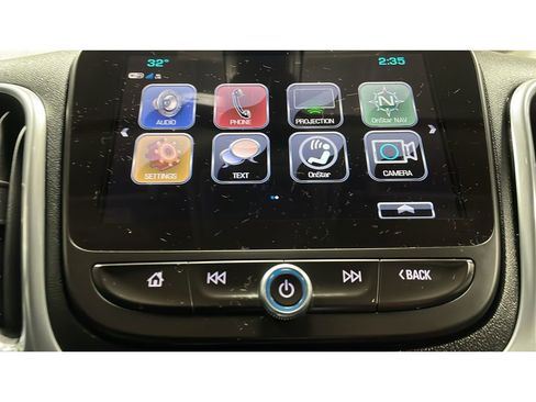 Used 2018 Chevrolet Equinox Premier image 12