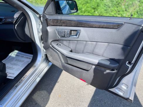 Used 2010 Mercedes-Benz E 63 AMG Sedan image 18