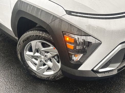 New 2026 Hyundai Kona SE image 2