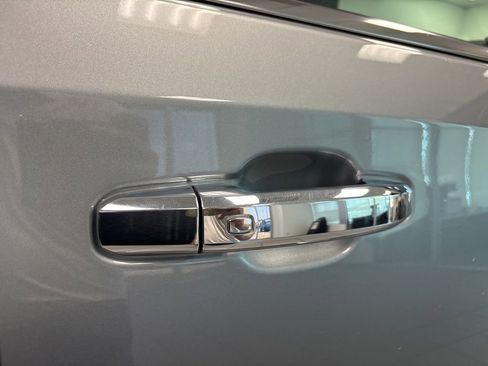 Used 2023 GMC Sierra 1500 SLT w/ SLT Premium Plus Package image 12