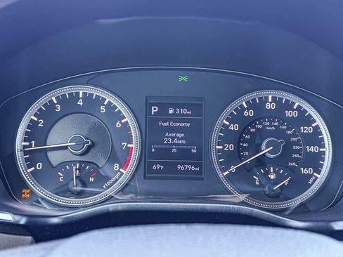 Used 2020 Hyundai Santa Fe SE image 20