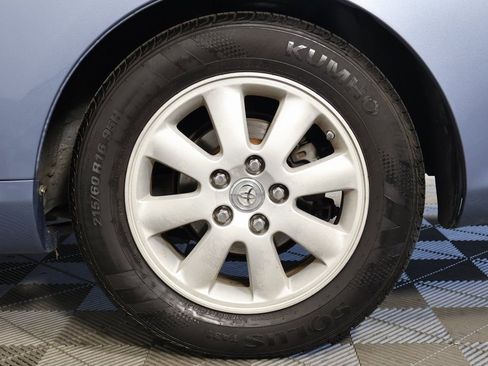 Used 2004 Toyota Solara SE FWD image 16