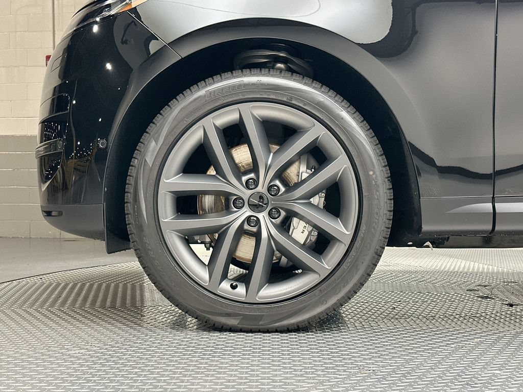 New 2027 Land Rover Range Rover Sport SE AWD/4WD image 5